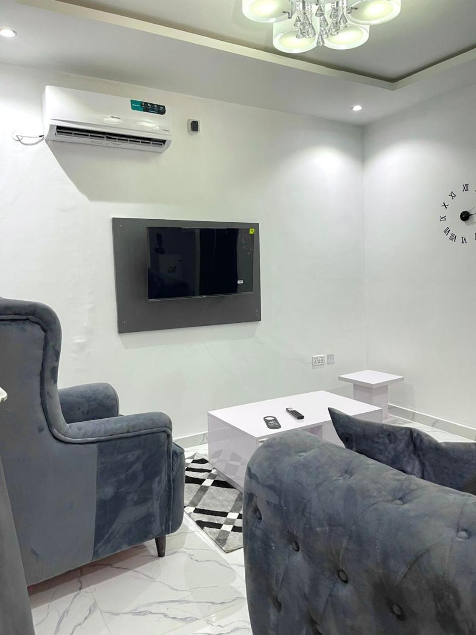Blueocean Apartment Бенин Сити Екстериор снимка